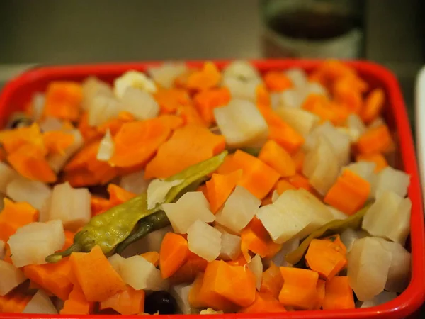 Large Bowl Chopped Vegetable Salad Restaurant Table — Stock Photo, Image
