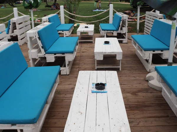 Interior Outdoor Cafe People Seashore Chairs Tables Made Painted Pallets — Stok fotoğraf