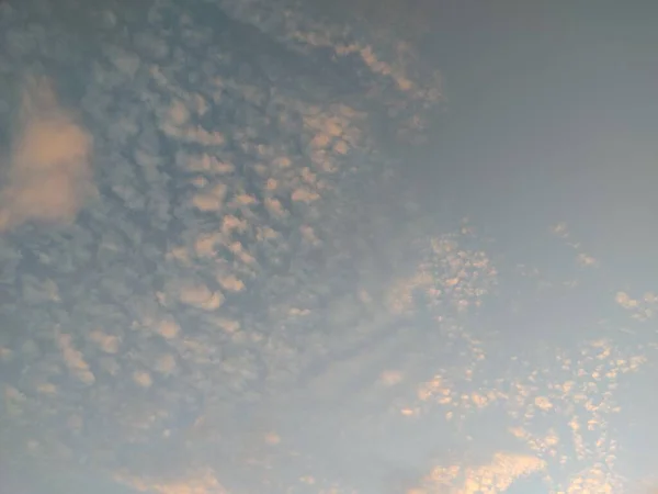 Luz Nubes Rosadas Iluminadas Por Sol — Foto de Stock