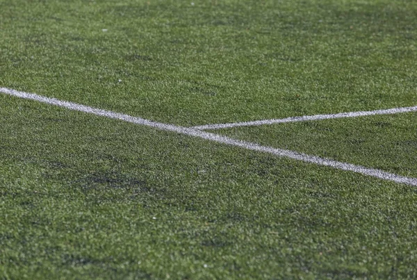 Biały Pasek Boisku Piłki Nożnej Zieloną Trawą — Zdjęcie stockowe