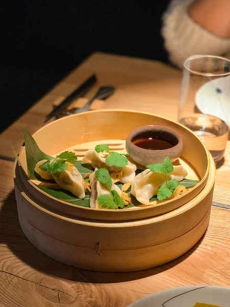 Bambu buharlı loş sams, Asya mutfağı.