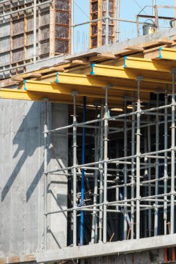 Gökdelen yapımında kullanılan sahte çalışmalar.