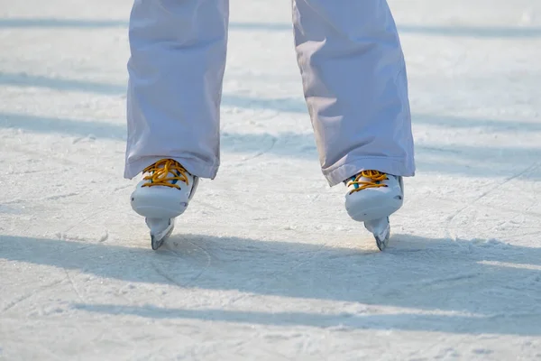 Feet Skates Ice — Stock Photo, Image