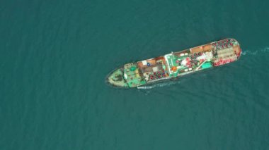 Slavianka, Primorsky Kray, Rusya - 12 Mayıs 2020: Balıkçı teknesi denize açıldı.