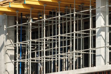 Gökdelen yapımında kullanılan sahte çalışmalar.