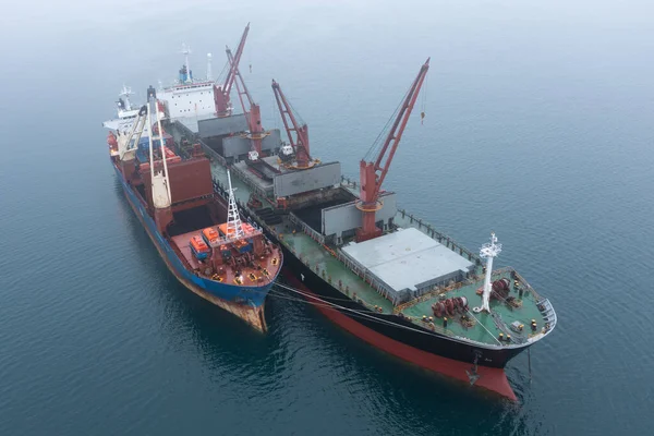 Statki Transportowe Suche Kosztują Morzu Przeładunki Statków — Zdjęcie stockowe