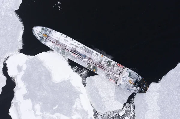 Barco Está Mar Entre Hielo — Foto de Stock