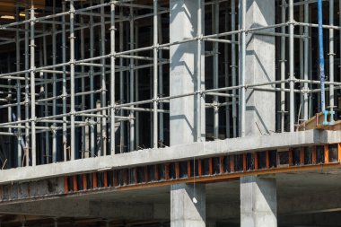 Gökdelen yapımında kullanılan sahte çalışmalar.