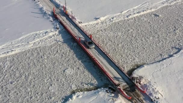 Archangelsk Rusland Maart 2021 Tijdelijke Brug Door Rivier — Stockvideo