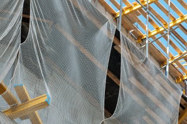 İnşaatta kullanılan koruyucu yapı ağı