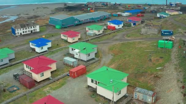 Sireniki Región Chukchi Rusia Junio 2020 Vista Asentamiento Desde Arriba — Vídeos de Stock