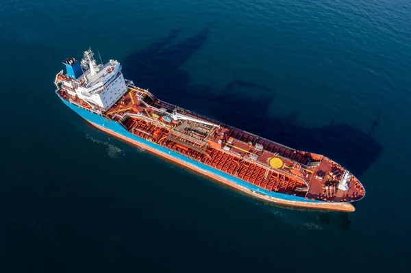 Denizdeki Bir Deniz Tankerinin Üst Görüntüsü — Stok fotoğraf