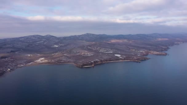 2021年12月9日 俄罗斯符拉迪沃斯托克 从海上俯瞰Muravyov Amursky半岛 — 图库视频影像