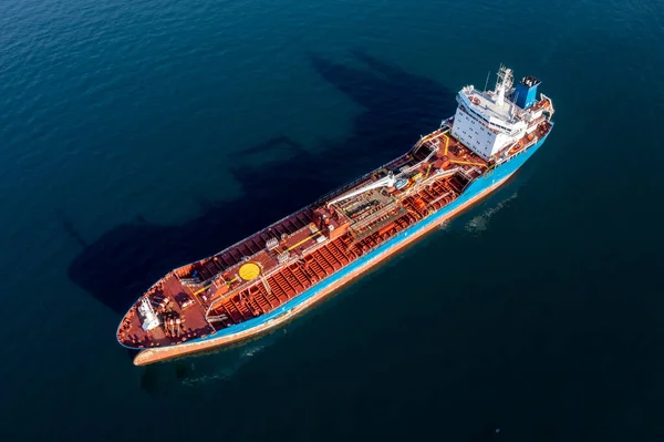 Denizdeki Bir Deniz Tankerinin Üst Görüntüsü — Stok fotoğraf