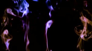 Renkli duman yavaş çekimde ve yakın çekimde çekilir..