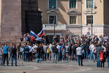 Vladivostok, Rusya - 9 Eylül 2018: Alexei Navalny tarafından düzenlenen emeklilik yaşının yükseltilmesine karşı siyasi bir eylem.