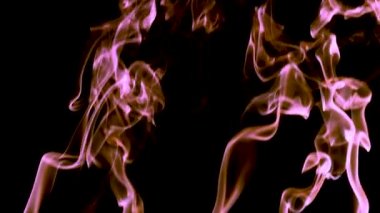 Duman yavaş çekimde ve yakın çekimde çekildi..