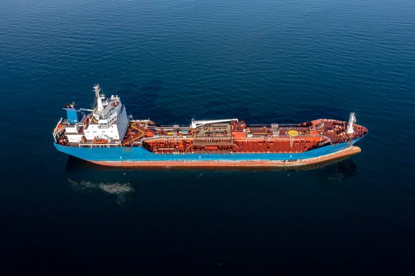 Вид на морський танкер зверху . — стокове фото