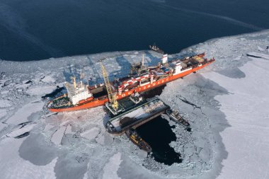 Nükleer enerjili kuru kargo gemisi Sevmorput Vladivostok 'ta.