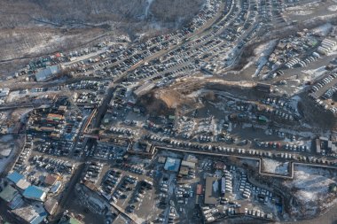 Araba pazarında sıra sıra duran arabalar..