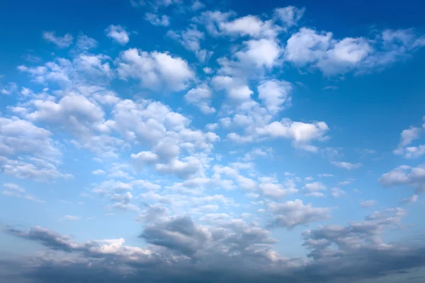 Sky with clouds at dawn — Stock Photo, Image