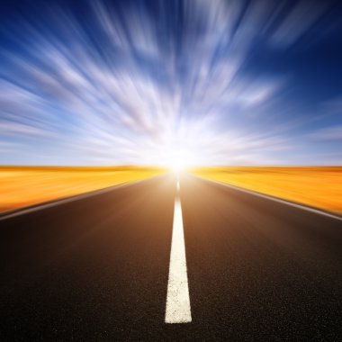 hareket bulanık boş asfalt yol