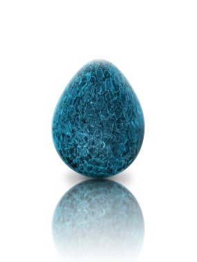 buz üzerinde beyaz izole yapılmış yumurta