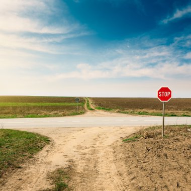 uyarı işareti için öncelik yol kavşak