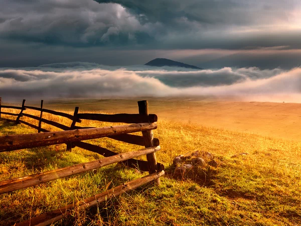 篱笆-黑山境内的杜尔米托尔国家公园 — 图库照片
