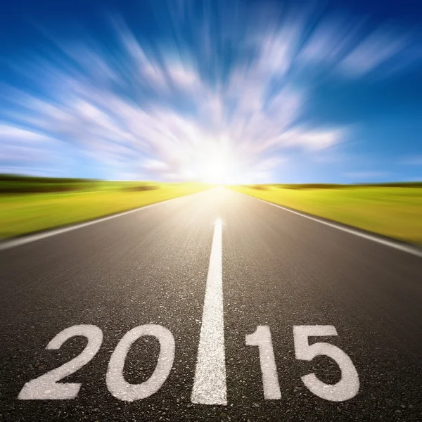 Movimento desfocado estrada de asfalto para a frente para 2015 — Fotografia de Stock