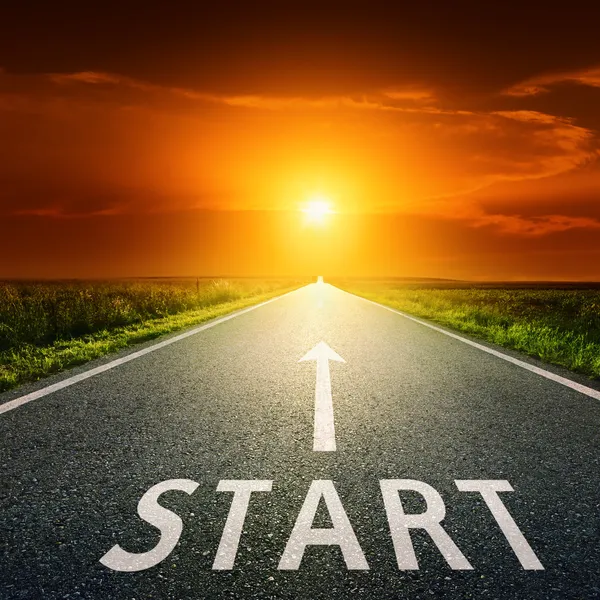 başlangıç boş asfalt yol ve işareti