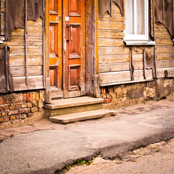 Entree van oude houten huis — Stockfoto