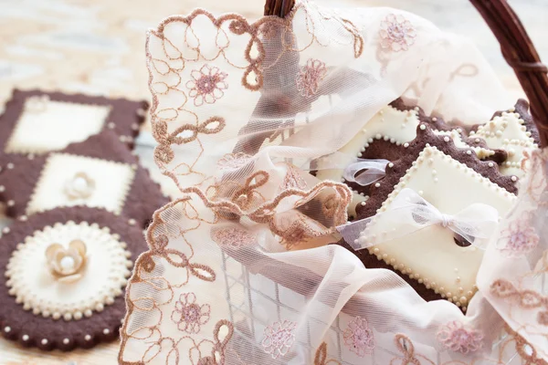 Prachtige zelfgemaakte koekjes versierd met Koninklijk Suikerglazuur. — Stockfoto