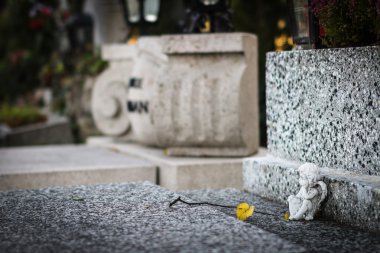 küçük melek mezar