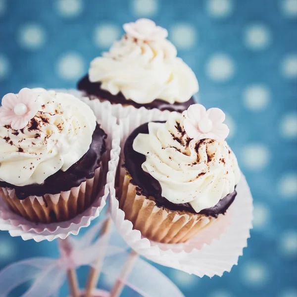 Boeket van weinig cupcakes. — Stockfoto