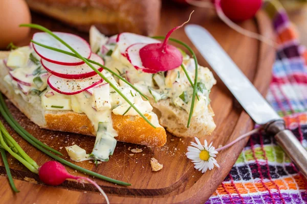 Bread with egg salad — Stock Photo, Image