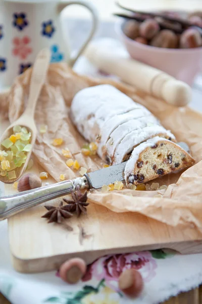 Sweet fruit loaf with powdered sugar for Christmas — Stock Photo, Image