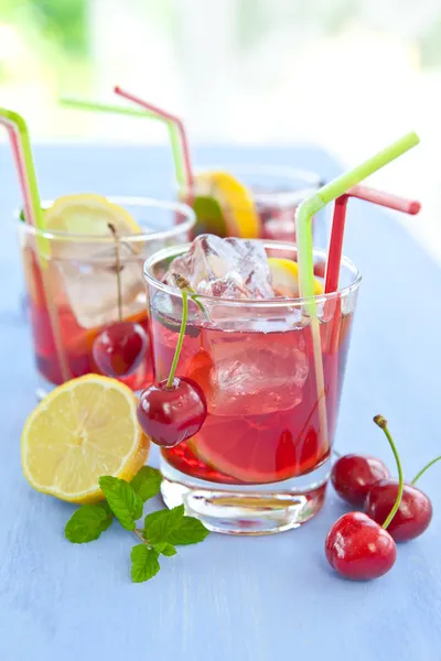 Homemade lemonade with fresh fruits — Stock Photo, Image