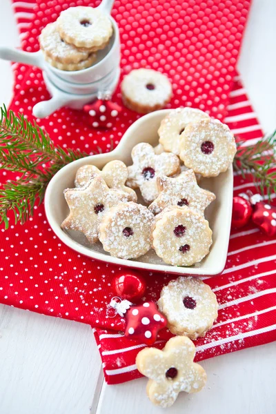 Galletas de Navidad rellenas de mermelada — Foto de Stock