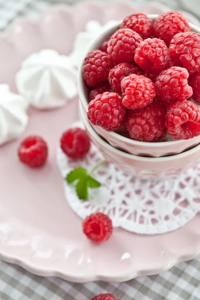 Fresh raspberries — Stock Photo, Image