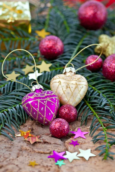 Decorações de Natal e ramos de pinho — Fotografia de Stock