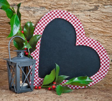 kalp şeklinde yazı tahtası ile kış dekorasyonları