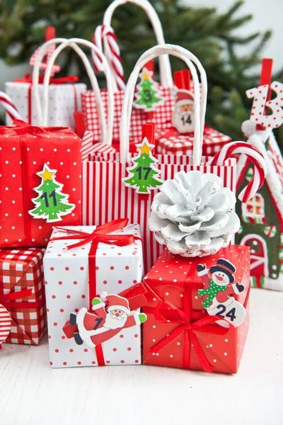 Pequenos presentes para o tempo de Natal — Fotografia de Stock