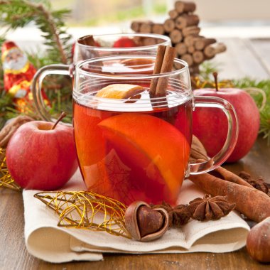 Noel için sıcak bir içecek