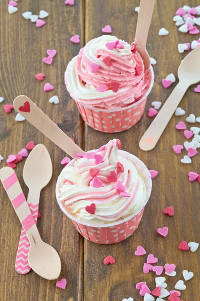 Yogur congelado con corazones de azúcar — Foto de Stock