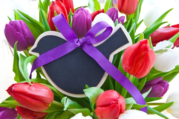 Kleurrijke tulpen voor Pasen — Stockfoto