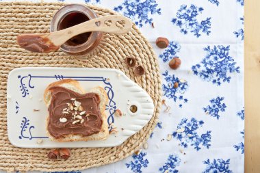 börek ile ev yapımı çikolata yayıldı