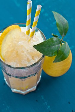 ev yapımı granita dan taze limon