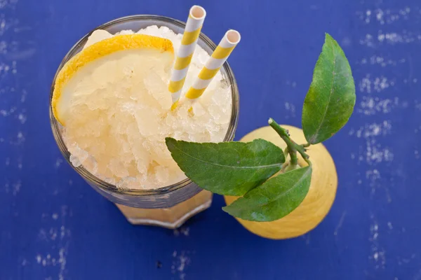 Granita fatta in casa da limoni freschi — Foto Stock