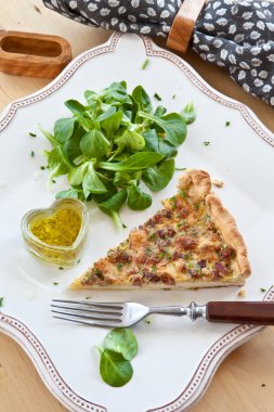 quiche lorraine ve kuzu 's marul